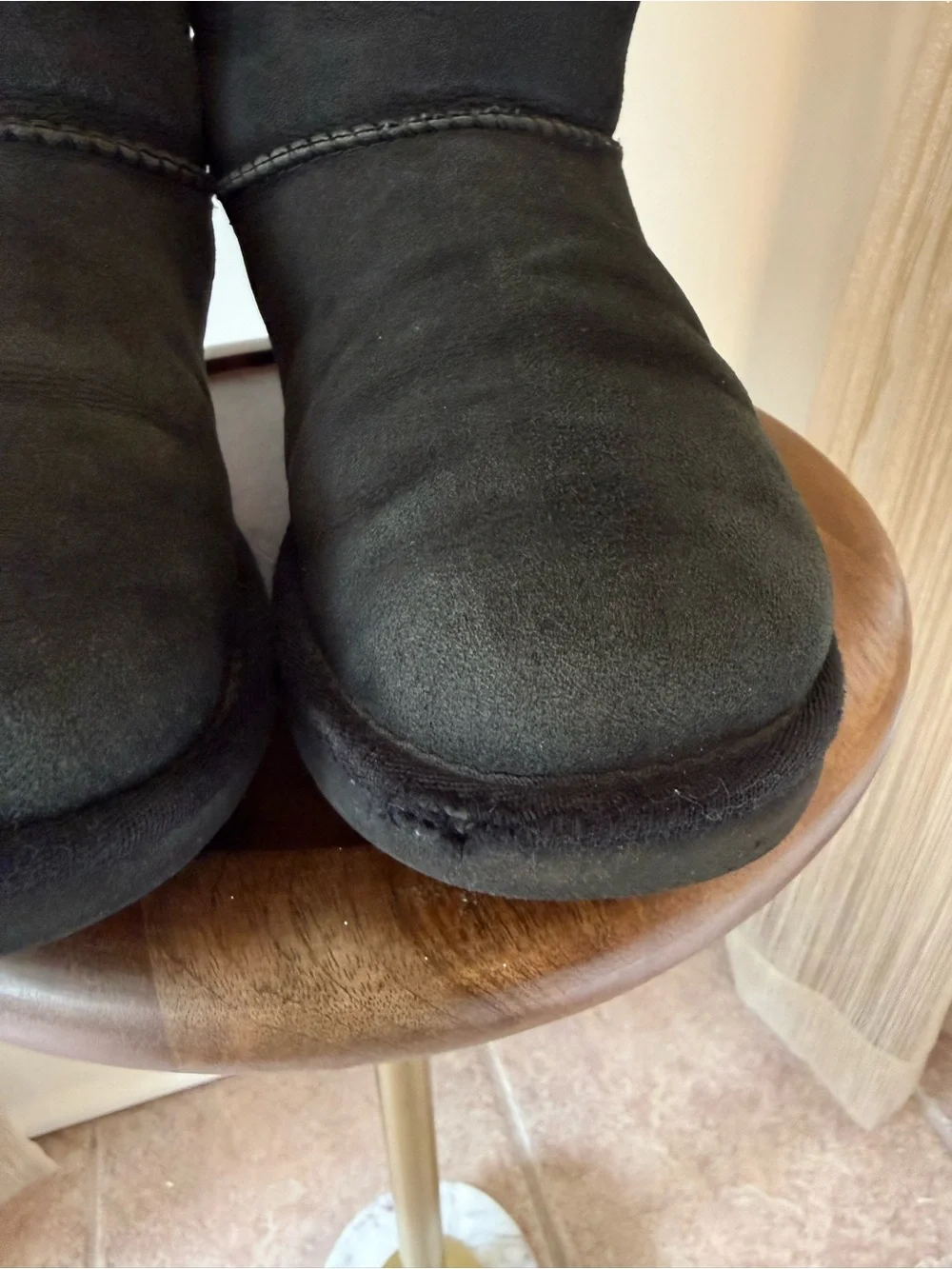 UGG Bailey boots size 9